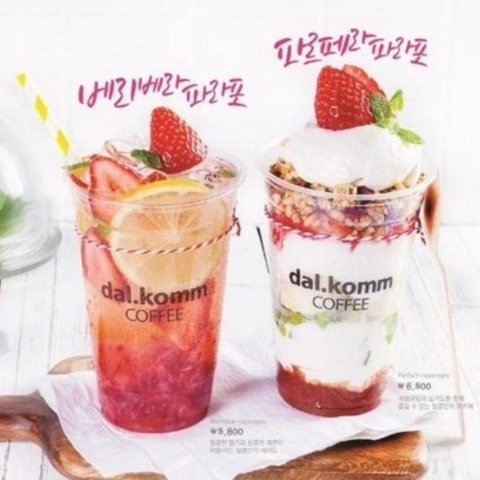 チョコからフルーツまでさまざま♡カフェー「dal.kommCOFFEE」